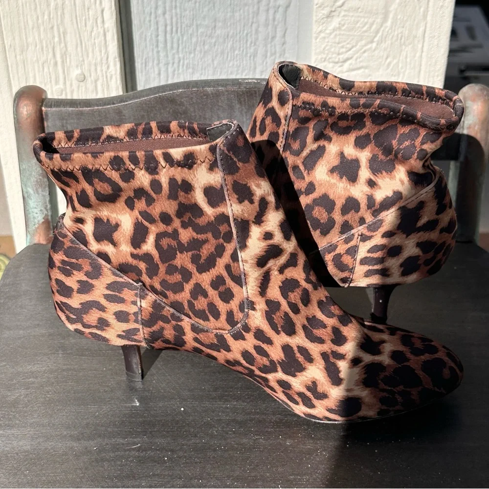 Donald J Pliner Vintage Y2K Vero Cuoio Leopard 3” Kitten Heel Booties Boots 8